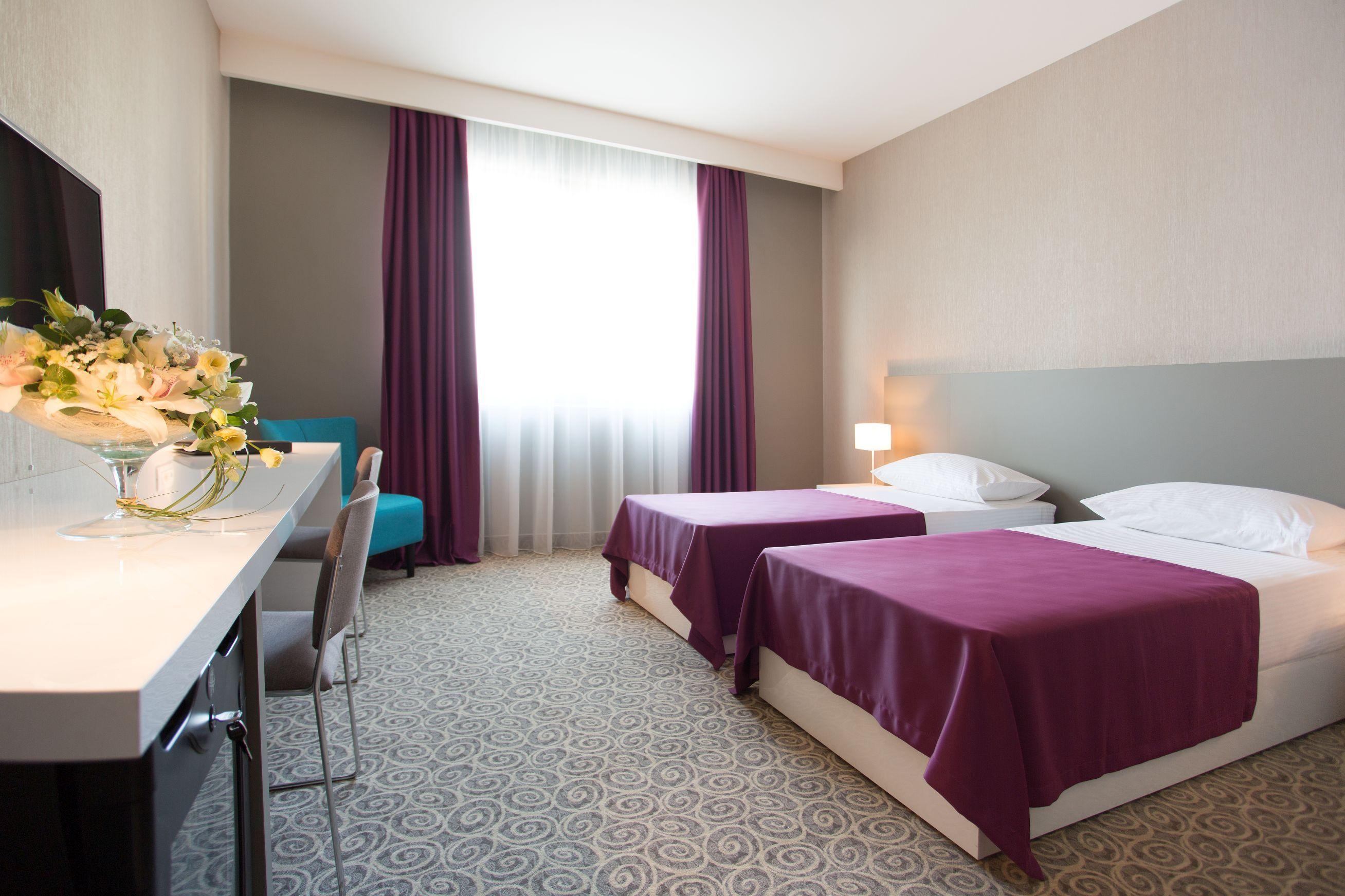 Hotel Radisson Red Belgrad Exterior foto