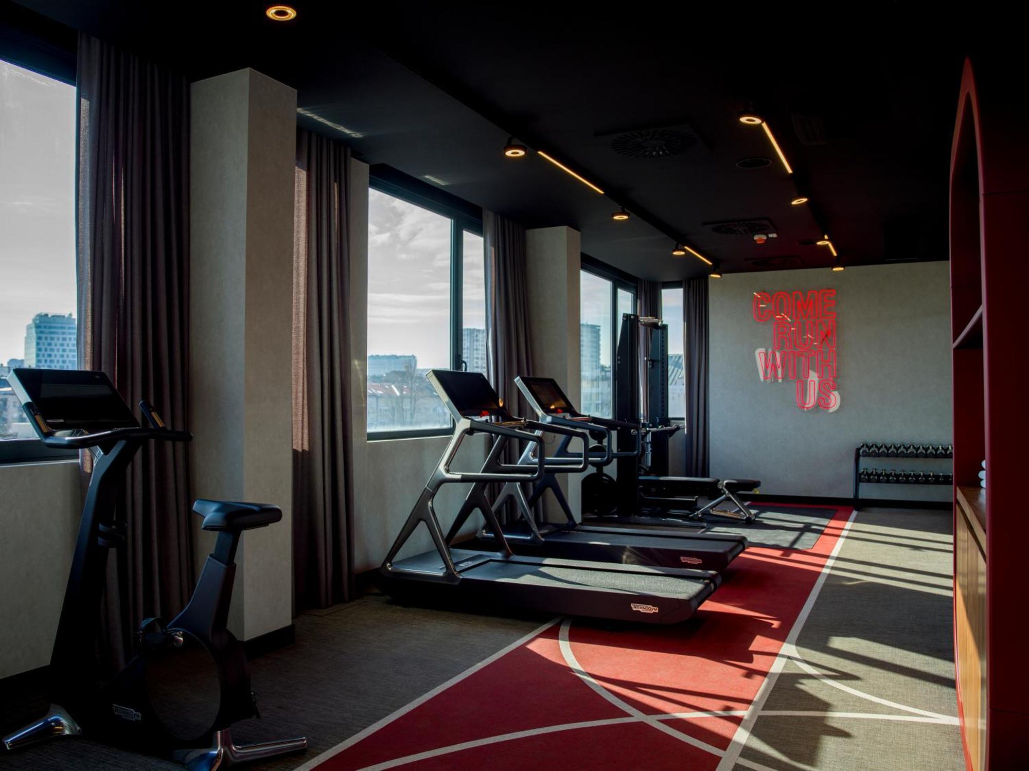 Hotel Radisson Red Belgrad Exterior foto